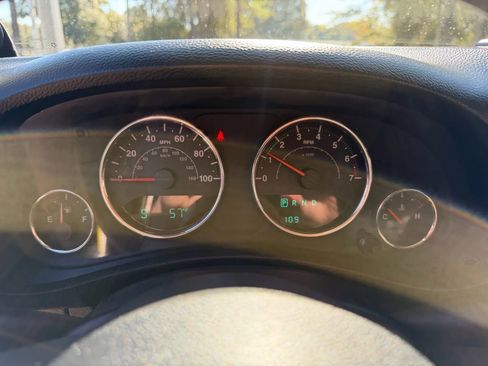 Used 2013 Jeep Wrangler Unlimited Sahara image 17