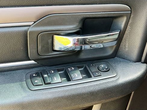 Used 2022 RAM 1500 Classic Warlock AWD/4WD image 18