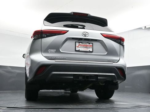 Used 2022 Toyota Highlander XLE image 43