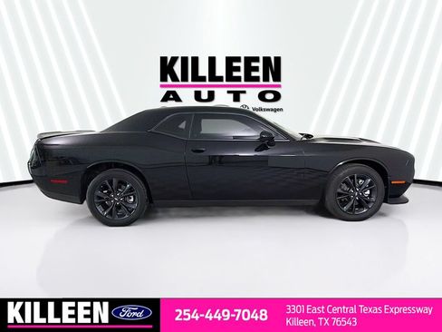 Used 2023 Dodge Challenger SXT w/ Blacktop Package AWD/4WD image 10