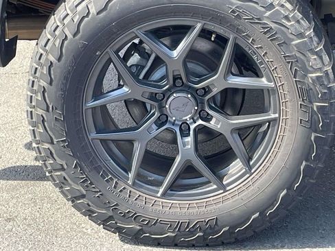 Used 2018 Ford F150 Raptor w/ Equipment Group 801A Mid image 11