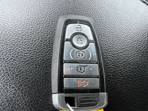 Used 2020 Ford Expedition XLT w/ Equipment Group 202A AWD/4WD image 58