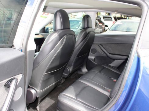 Used 2021 Tesla Model Y Long Range AWD/4WD image 13