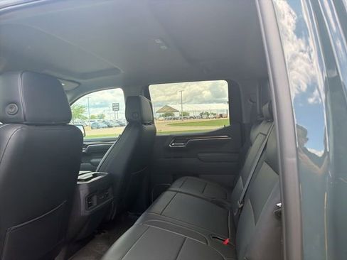 Used 2025 Chevrolet Silverado 1500 LT Trail Boss w/ Convenience Package II AWD/4WD image 7
