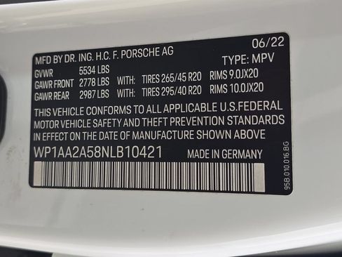 Used 2022 Porsche Macan AWD/4WD image 34