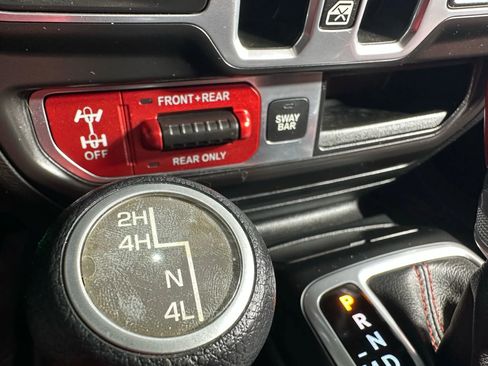 Used 2018 Jeep Wrangler Unlimited Rubicon image 24