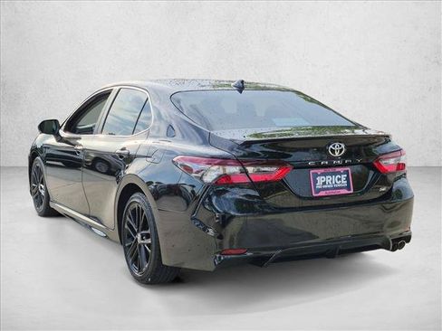 Used 2024 Toyota Camry SE FWD image 7