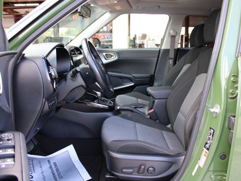 Used 2023 Kia Soul EX FWD image 16