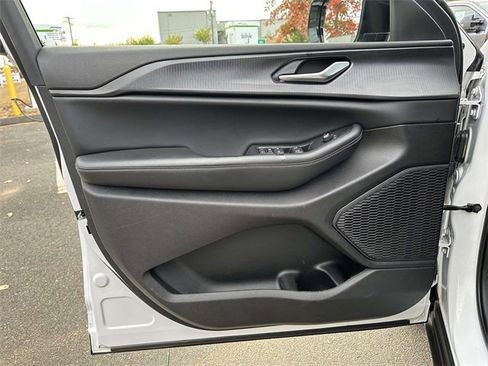 Used 2023 Jeep Grand Cherokee Altitude image 18