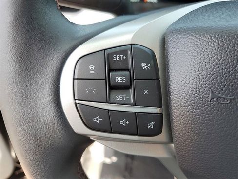 Used 2025 Ford Explorer Active w/ Active Comfort Package image 5