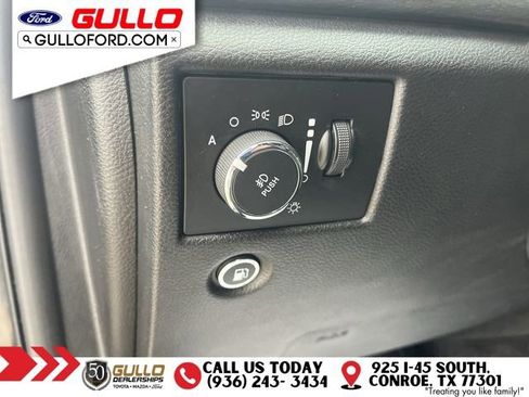 Used 2018 Jeep Grand Cherokee Altitude RWD image 19