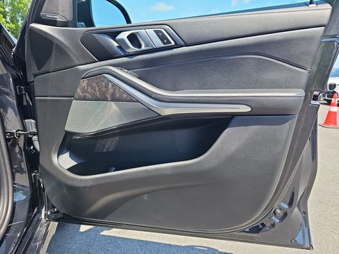 Used 2025 BMW X5 xDrive40i w/ M Sport Package AWD/4WD image 22