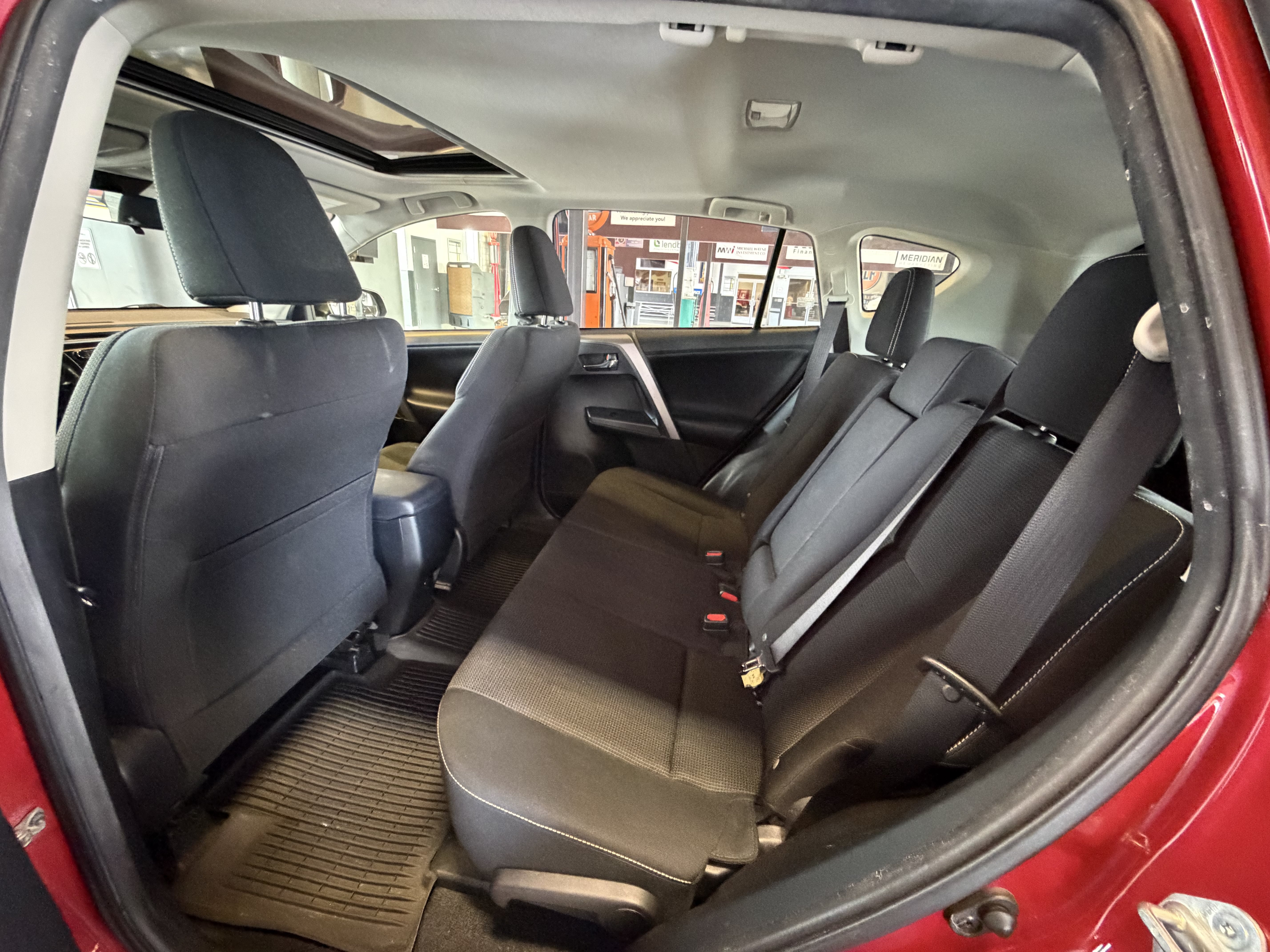 Used 2017 Toyota RAV4 XLE w/ Carpet Mat Package AWD/4WD image 14