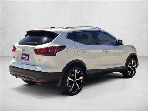 Used 2022 Nissan Rogue Sport SL w/ Premium Package image 5