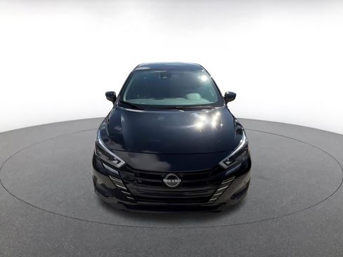 Used 2025 Nissan Versa SV image 4