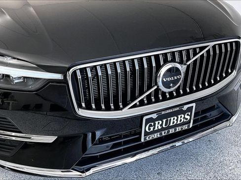 Used 2023 Volvo XC60 B6 Ultimate w/ Protection Package Premier AWD/4WD image 36