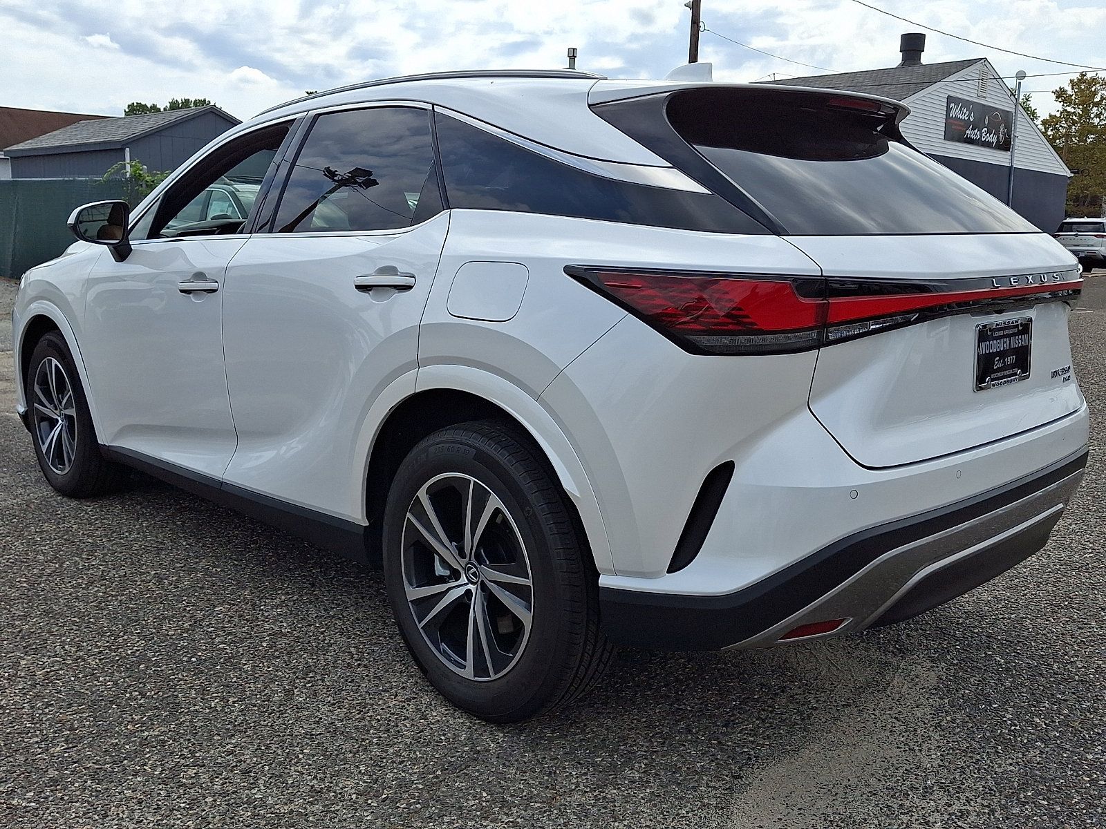 Used 2023 Lexus RX 350 Premium w/ Accessory Package AWD/4WD image 4