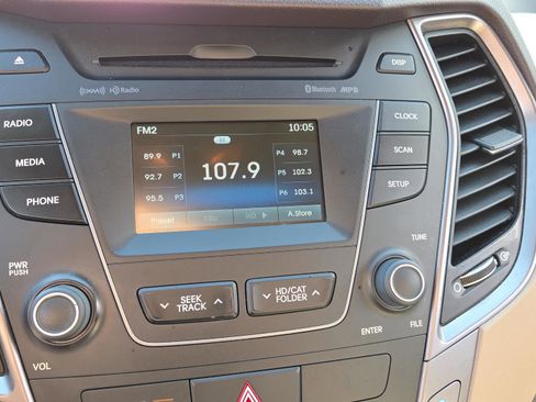 Used 2014 Hyundai Santa Fe GLS image 39