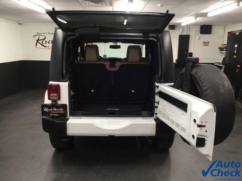 Used 2016 Jeep Wrangler Sahara AWD/4WD image 17