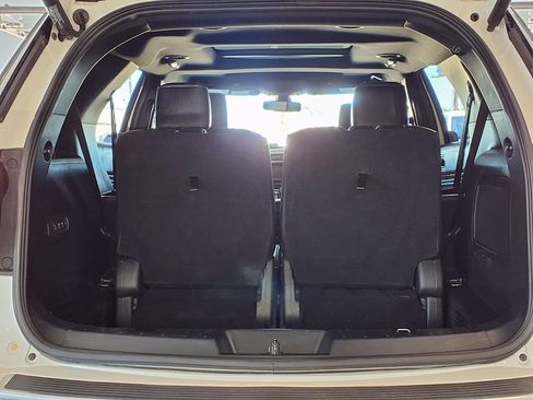 Used 2019 Ford Explorer Platinum AWD/4WD image 16