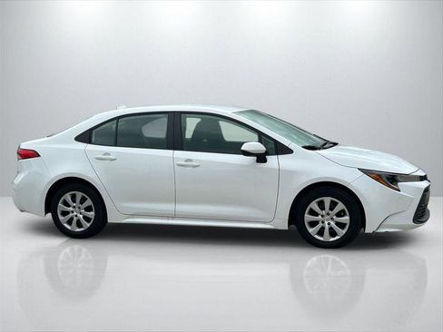 Certified 2025 Toyota Corolla LE FWD image 4