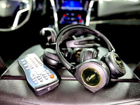 Used 2015 Cadillac Escalade ESV Platinum image 19