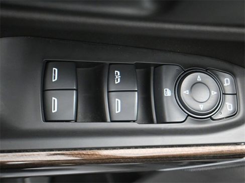 Used 2020 Chevrolet Silverado 1500 LT w/ Convenience Package image 12