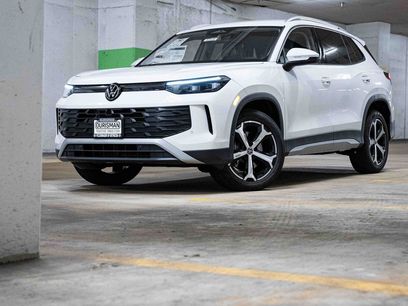 New 2025 Volkswagen Tiguan SE