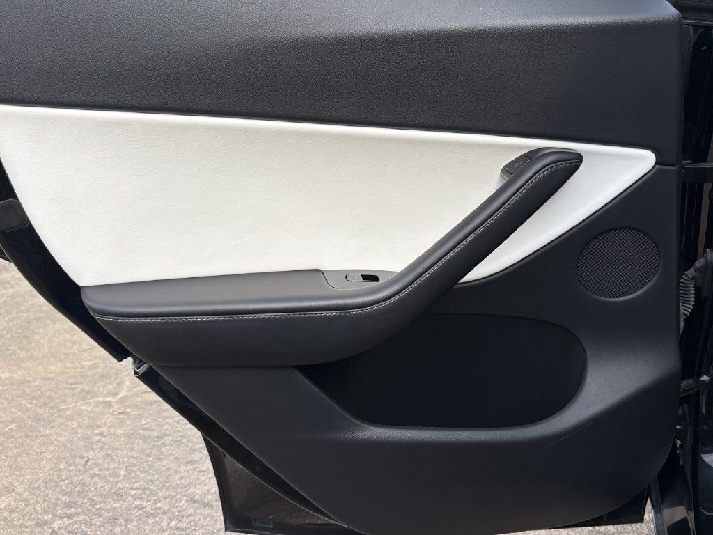 Used 2021 Tesla Model Y 2WD image 23