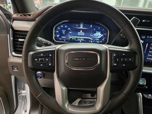 Used 2024 GMC Sierra 3500 Denali w/ Denali Reserve Package AWD/4WD image 25