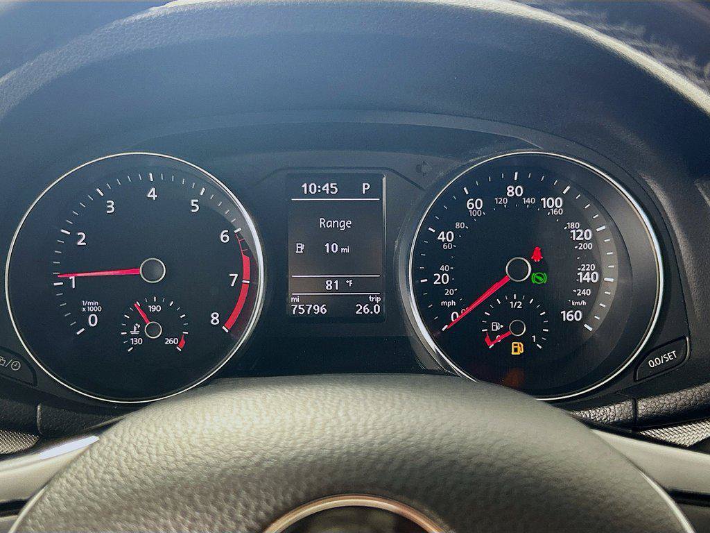 Used 2018 Volkswagen Passat 2.0T R-Line w/ R-Line Lighting Package FWD image 12