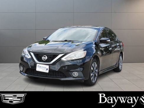 Used 2016 Nissan Sentra SR image 1