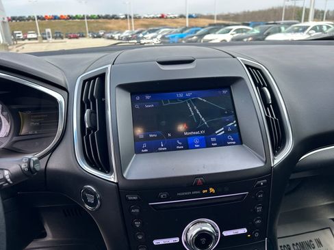 Used 2019 Ford Edge Titanium w/ Equipment Group 301A AWD/4WD image 27