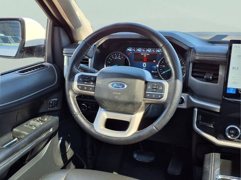 Used 2022 Ford Expedition XLT RWD image 15