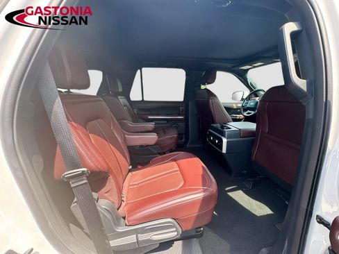 Used 2024 Ford Expedition Limited RWD image 38