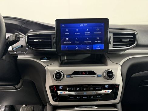 Used 2021 Ford Explorer XLT w/ Equipment Group 202A image 18