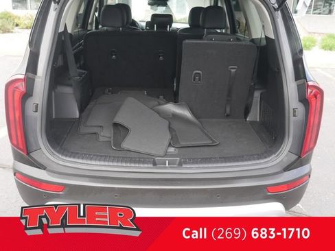 Used 2020 Kia Telluride LX AWD/4WD image 17