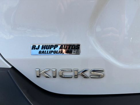 Used 2020 Nissan Kicks S FWD image 19