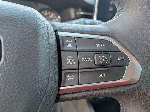Used 2025 Jeep Compass Limited AWD/4WD image 20