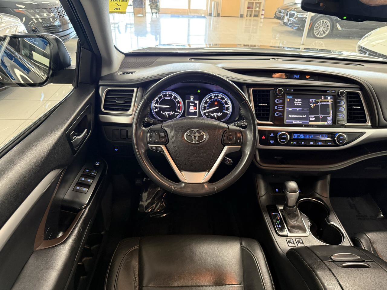 Used 2016 Toyota Highlander XLE AWD/4WD image 14