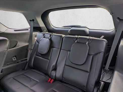 Used 2023 Ford Explorer XLT w/ Equipment Group 202A image 20