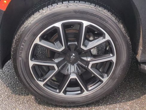 Used 2022 Chevrolet Tahoe RST w/ Luxury Package AWD/4WD image 9