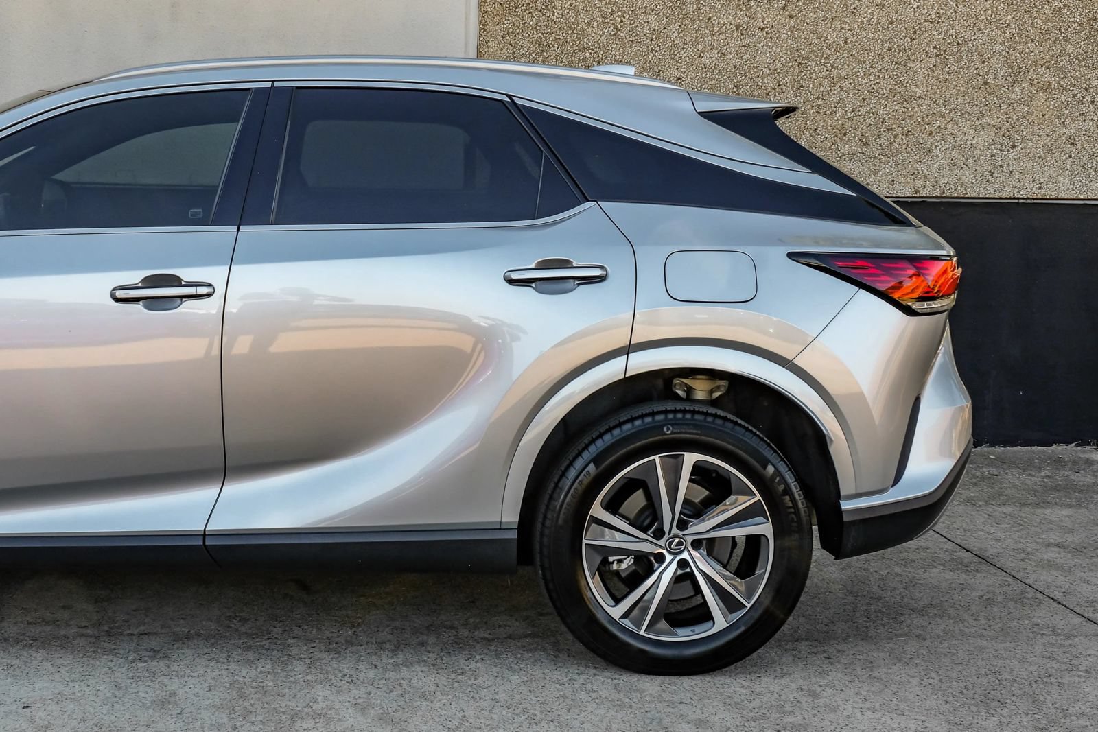 Used 2023 Lexus RX 350 Premium w/ Accessory Package (Z1) FWD image 15