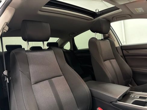 Used 2020 Honda Accord EX image 28