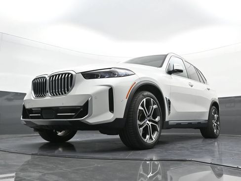 New 2026 BMW X5 xDrive40i AWD/4WD image 24