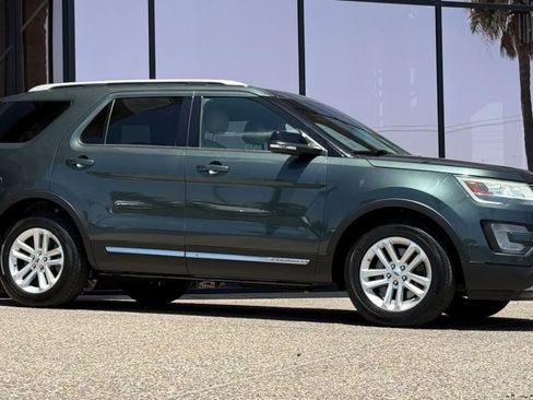 Used 2016 Ford Explorer XLT w/ Equipment Group 202A FWD image 16