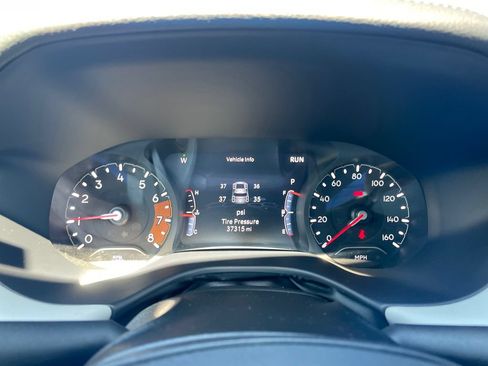 Used 2025 Jeep Compass Limited AWD/4WD image 17