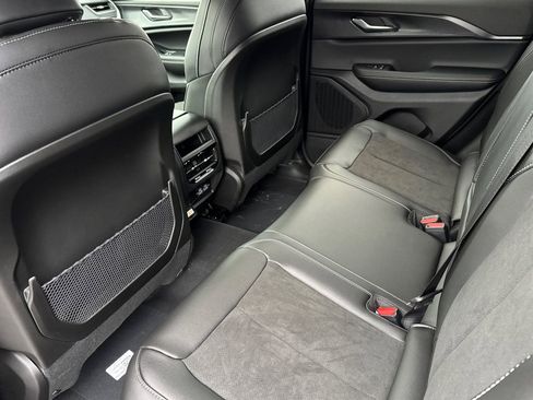 New 2025 Jeep Grand Cherokee Altitude AWD/4WD image 11