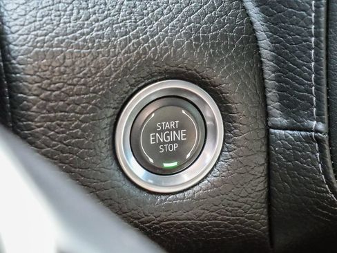 Used 2024 GMC Yukon Denali w/ Advanced Technology Package AWD/4WD image 37
