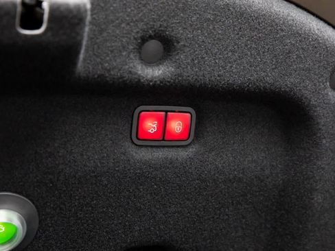 Used 2025 Mercedes-Benz SL 63 AMG 4MATIC image 38